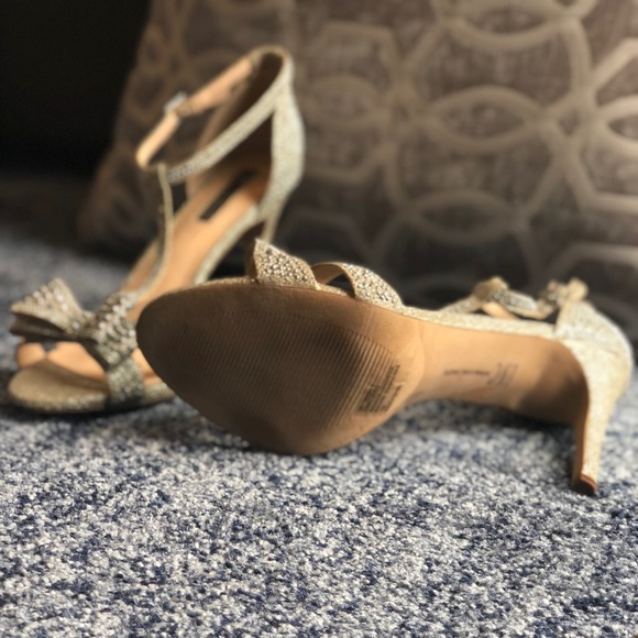 I.N.C. Reese Rhinestone Bow Evening Heels - Picture 3 of 8